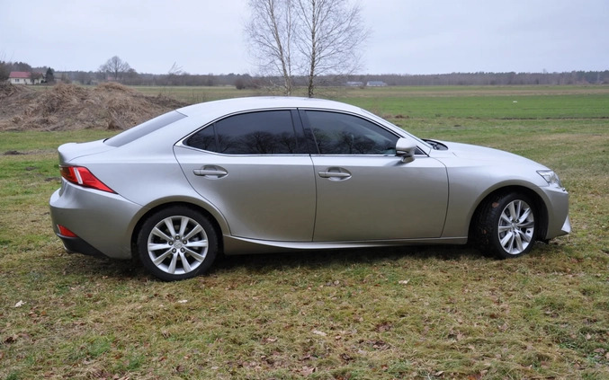Lexus IS cena 76260 przebieg: 140000, rok produkcji 2015 z Mława małe 232